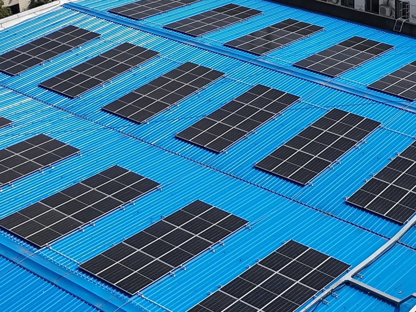 Solar panels bonded with silicone sealant are working.